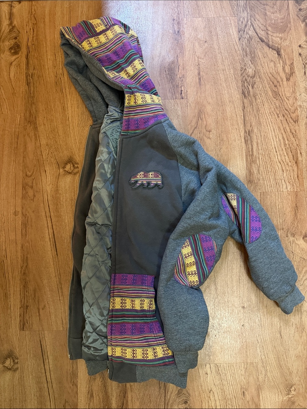Insulated Grassroots Zip-Up Jacket with Colorful Accent Pockets - Picture 3 of 4